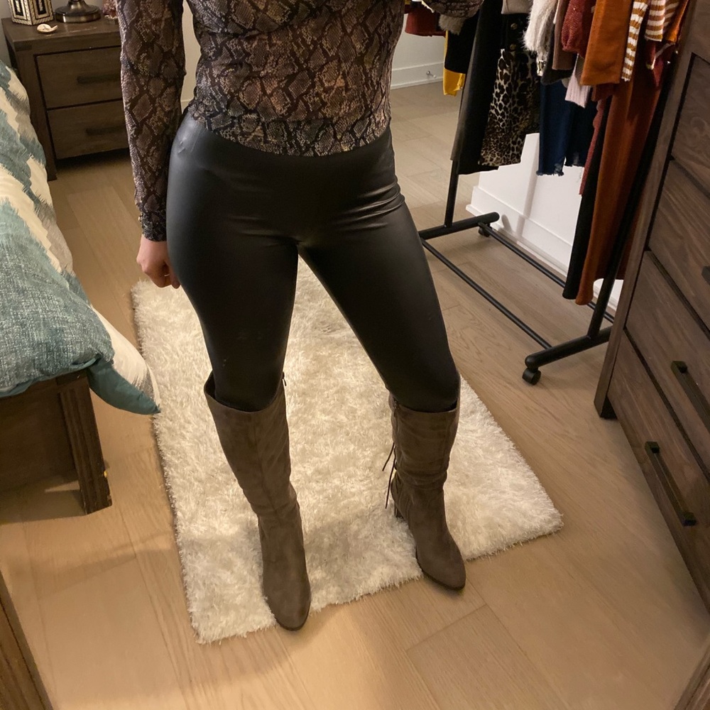 Faux Black Leather Leggings - Picture 6 of 6
